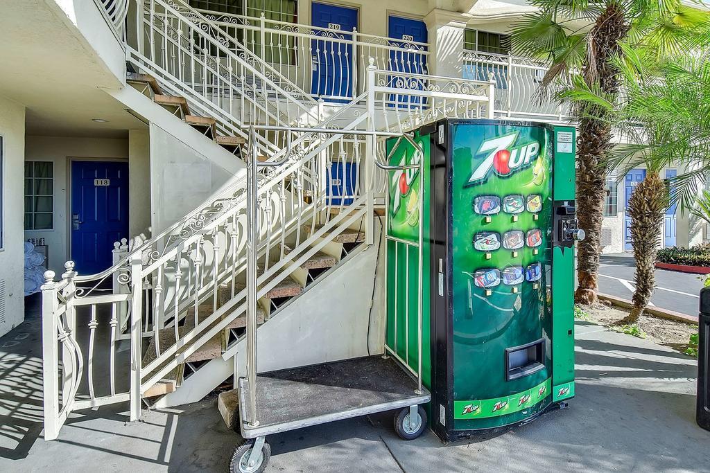 Motel 6 Garden Grove Exteriér fotografie