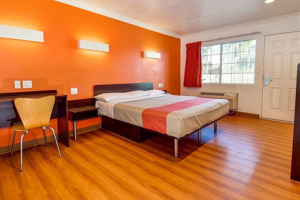 Motel 6 Garden Grove Exteriér fotografie