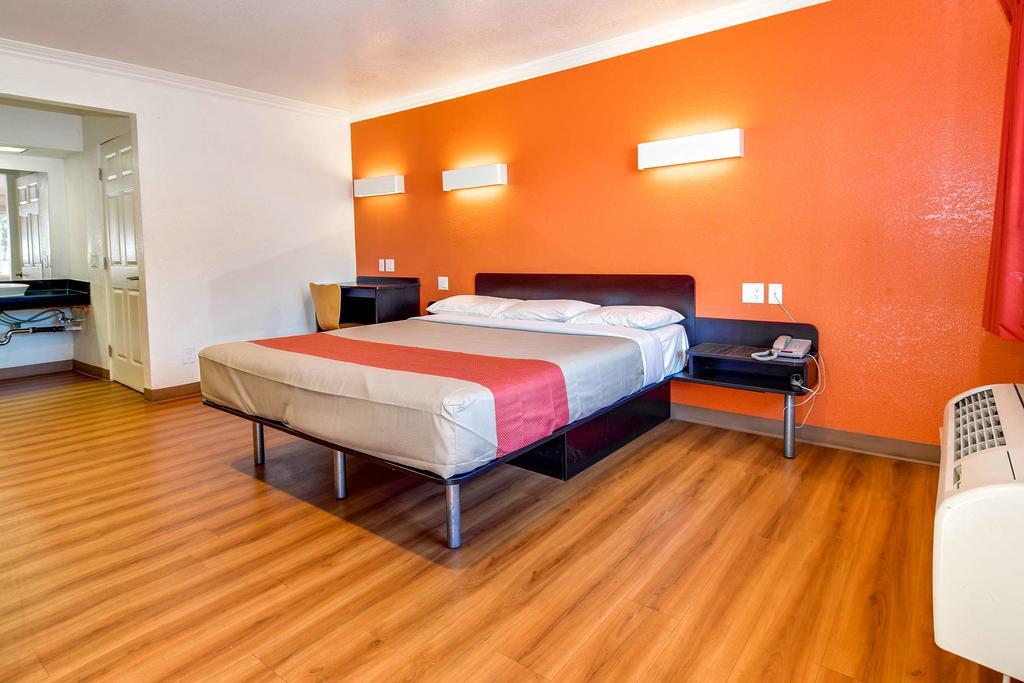 Motel 6 Garden Grove Exteriér fotografie