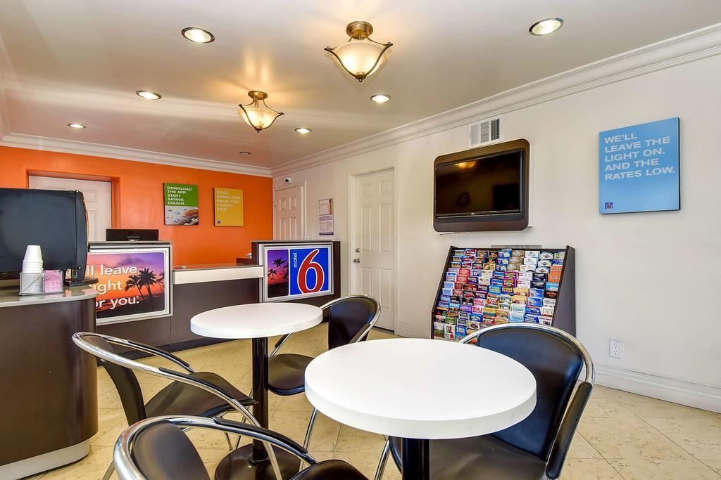 Motel 6 Garden Grove Exteriér fotografie